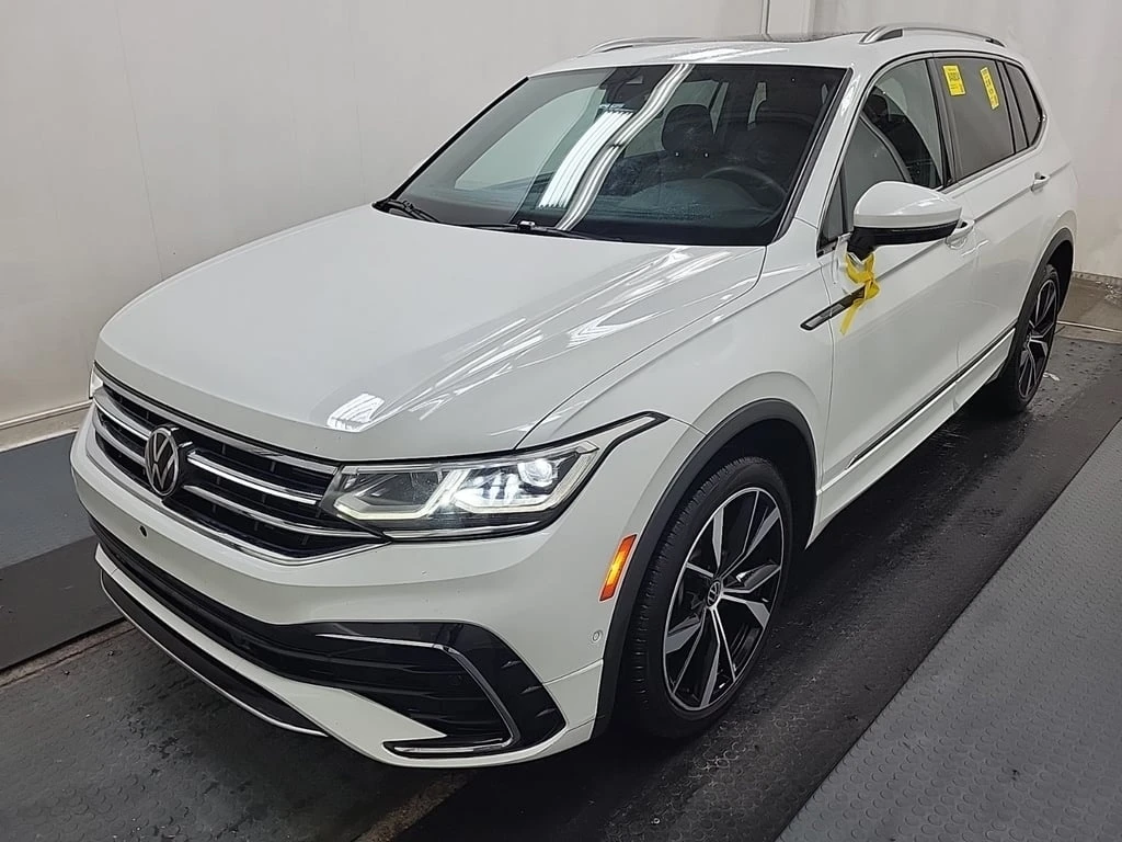 VW Tiguan * Highline R Line * CARFAX * БЕЗ ПЪРВОНАЧАЛНА ВНОС, снимка 1