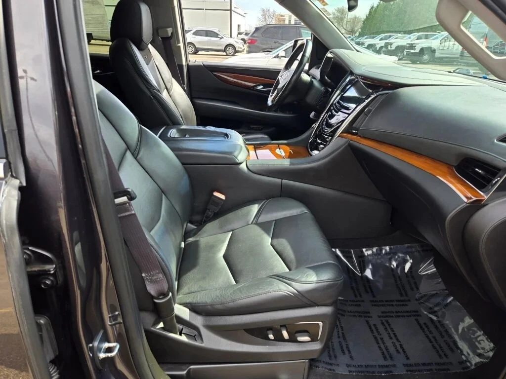 Cadillac Escalade Luxury 6.2 V8 - изображение 9
