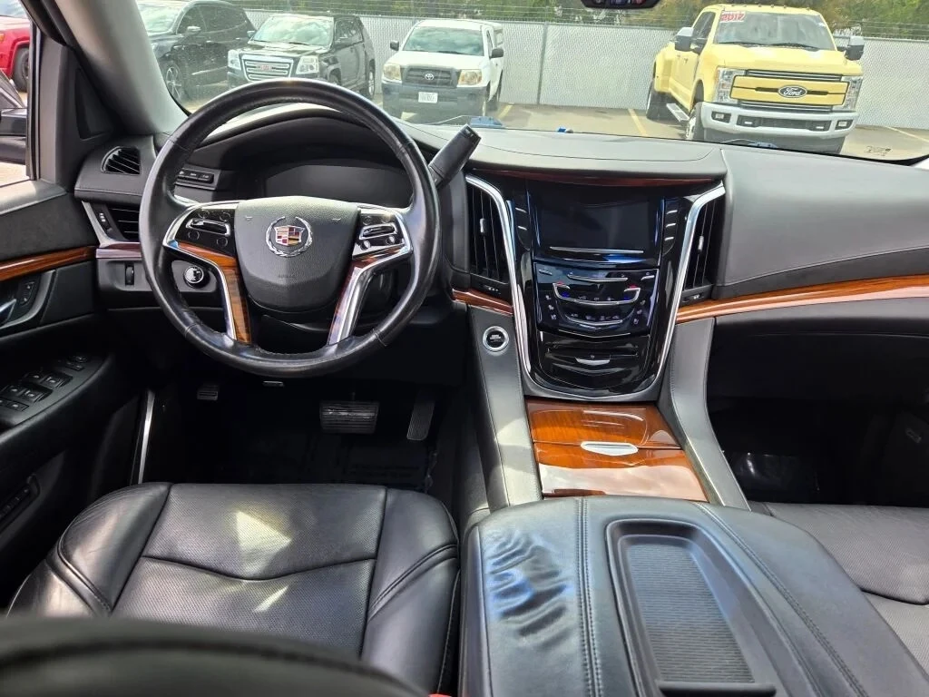 Cadillac Escalade Luxury 6.2 V8 - изображение 7