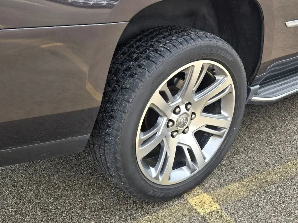 Cadillac Escalade Luxury 6.2 V8 - изображение 6