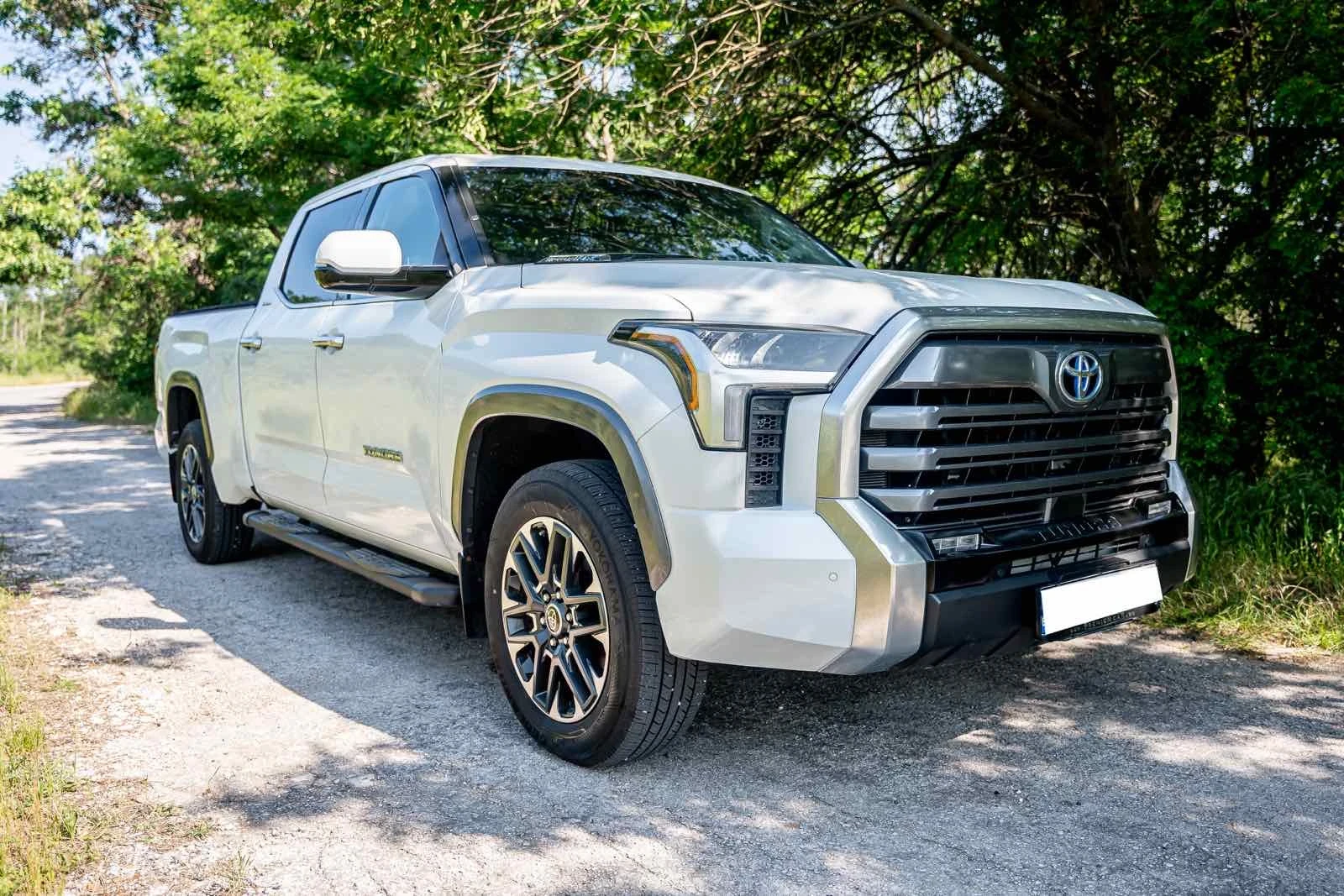 Toyota Tundra Limited i Force  Max - изображение 2