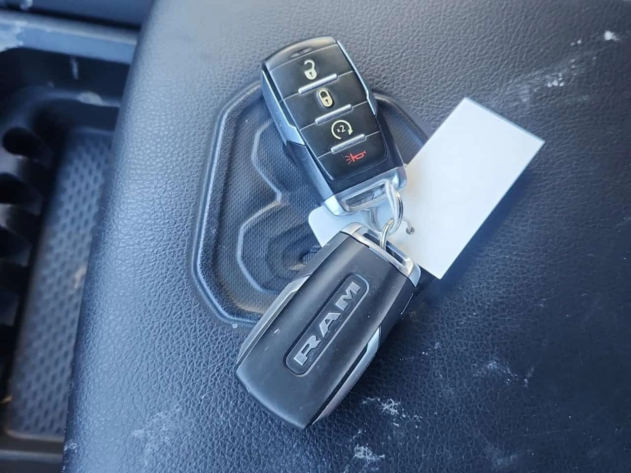 Dodge RAM 1500 REBEL CREW CAB SHORT BED/CARFAX/ПОДГРЕВИ, снимка 12 - Автомобили и джипове - 53746273