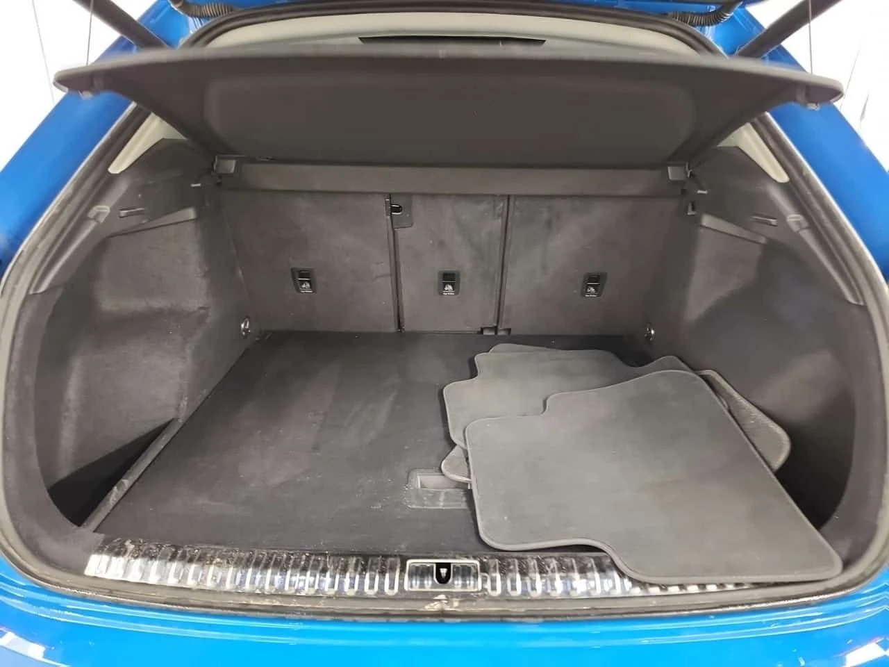 Audi Q3  PROGRESSIV/ SEA BLUE / CAMERA/ PANO /NAVI, снимка 16 - Автомобили и джипове - 53819941