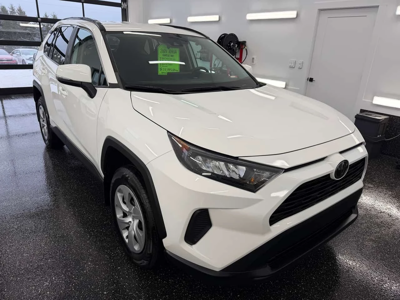 Toyota Rav4 * LE * ПОДГРЕВ * ОТ ЛИЗЕНЗИРАНО ПРЕДСТАВИТЕЛСТВО, снимка 3 - Автомобили и джипове - 54034367