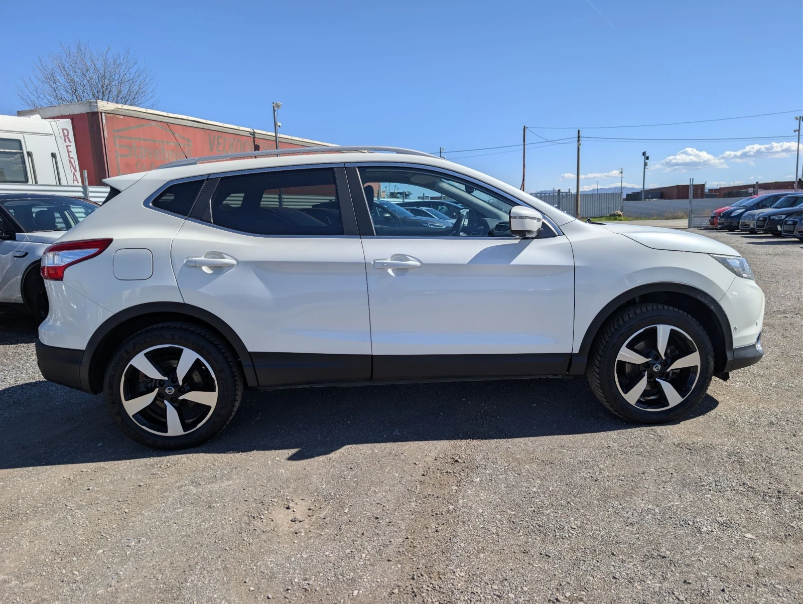 Nissan Qashqai 1.5dCi* Панорама* Нави* Камера, снимка 4 - Автомобили и джипове - 54113250