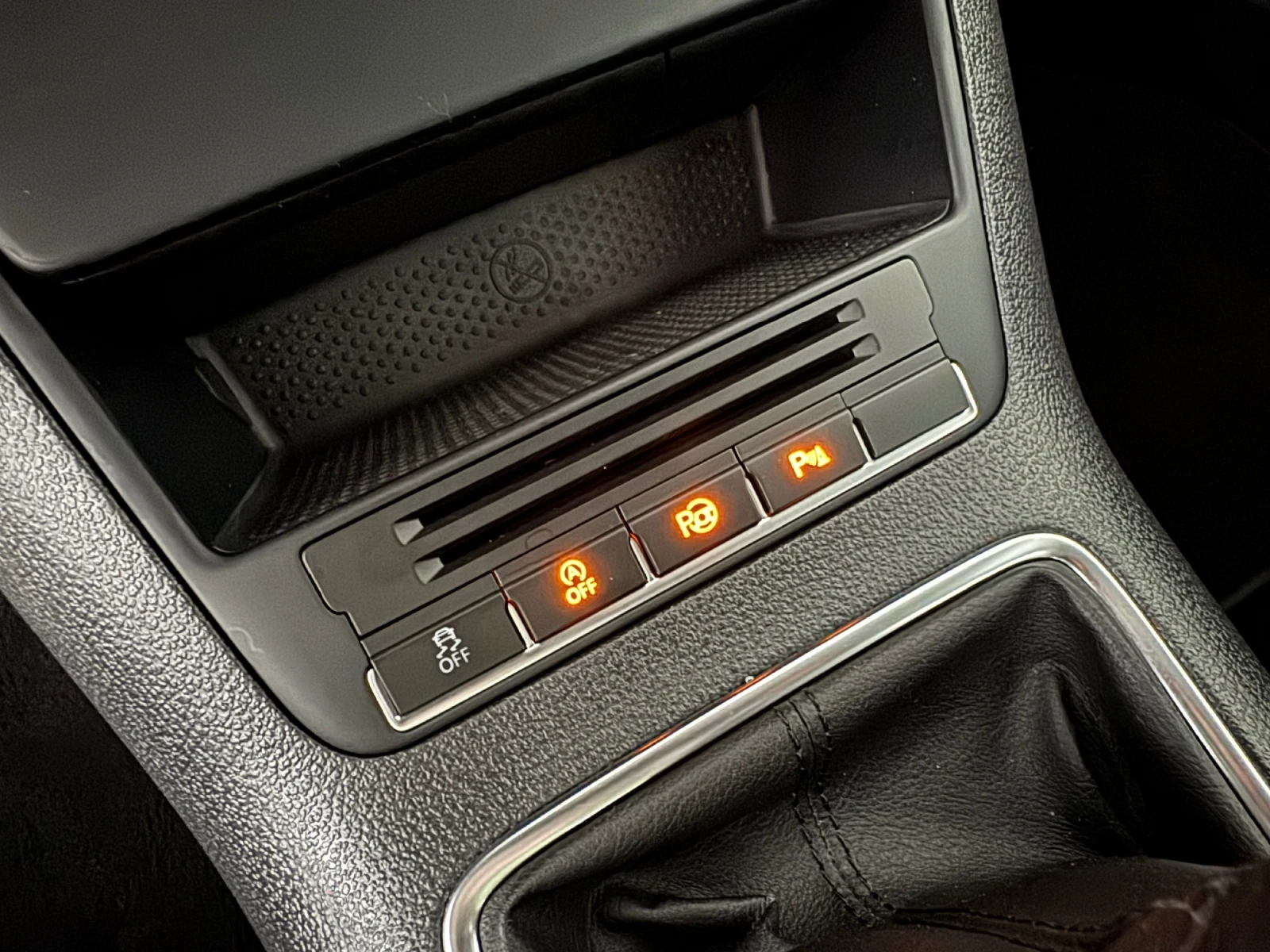 VW Tiguan 2.0 TDI 140 h.p. - BlueMotion - 135.000 km!, снимка 13 - Автомобили и джипове - 54129083