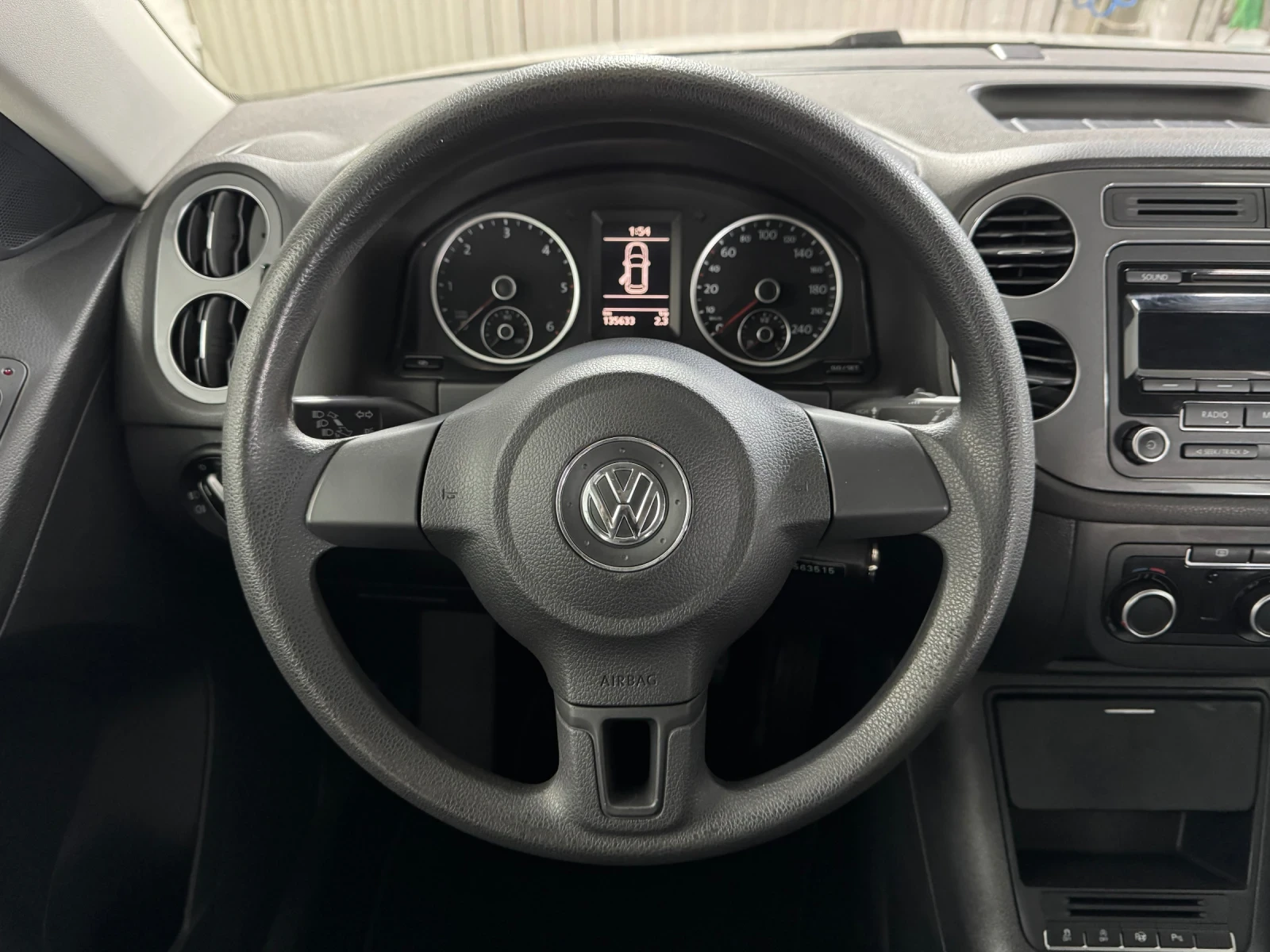 VW Tiguan 2.0 TDI 140 h.p. - BlueMotion - 135.000 km!, снимка 10 - Автомобили и джипове - 54129083