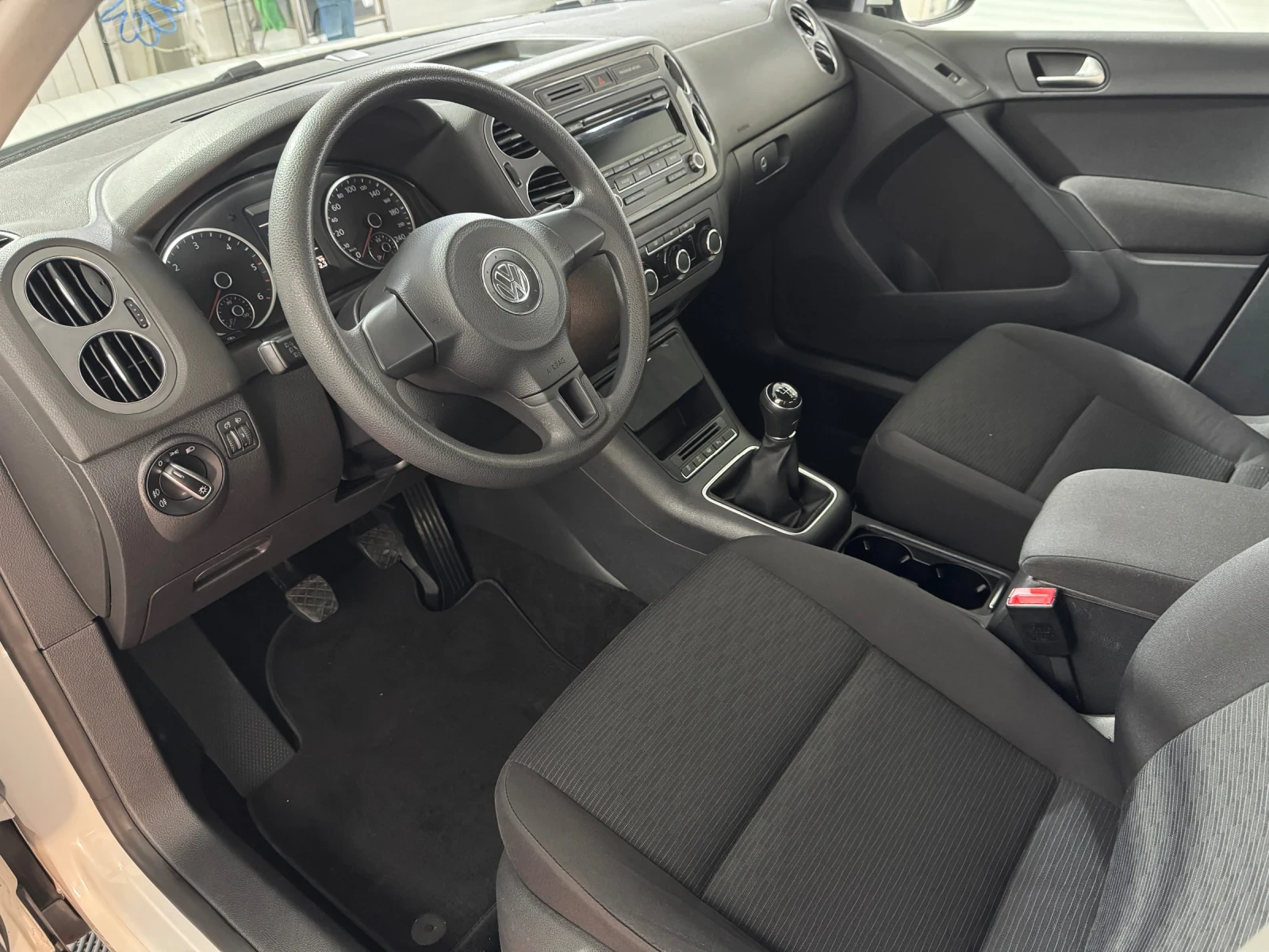 VW Tiguan 2.0 TDI 140 h.p. - BlueMotion - 135.000 km!, снимка 8 - Автомобили и джипове - 54129083