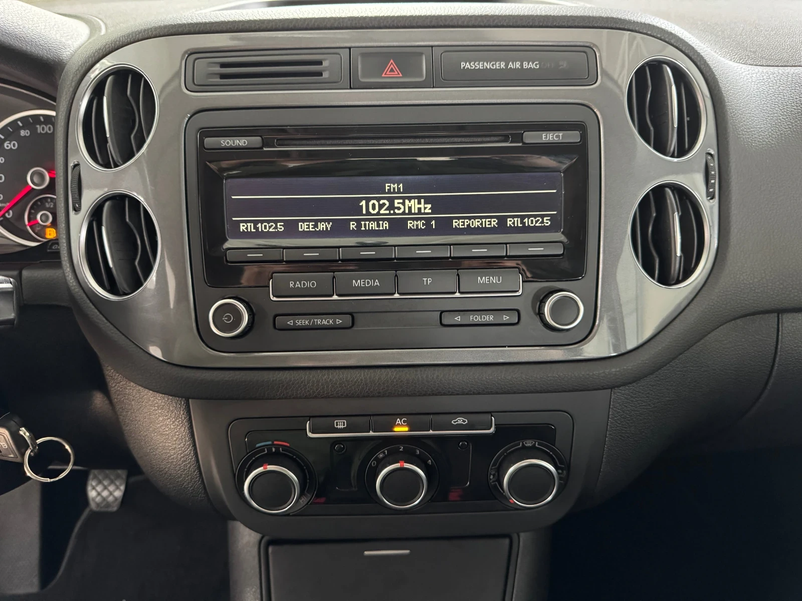 VW Tiguan 2.0 TDI 140 h.p. - BlueMotion - 135.000 km!, снимка 12 - Автомобили и джипове - 54129083