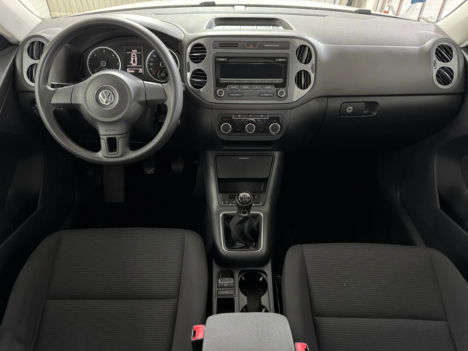 VW Tiguan 2.0 TDI 140 h.p. - BlueMotion - 135.000 km!, снимка 9 - Автомобили и джипове - 54129083