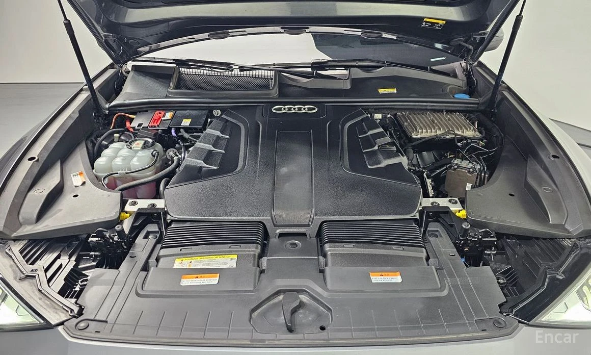 Audi Q8, снимка 6 - Автомобили и джипове - 54183964