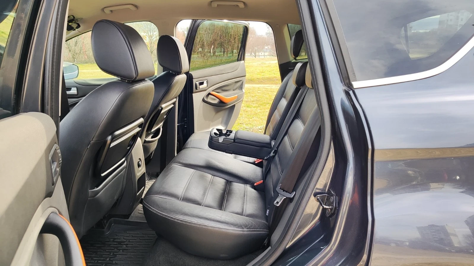 Ford Kuga 2.0 CDTI, снимка 8 - Автомобили и джипове - 54366942