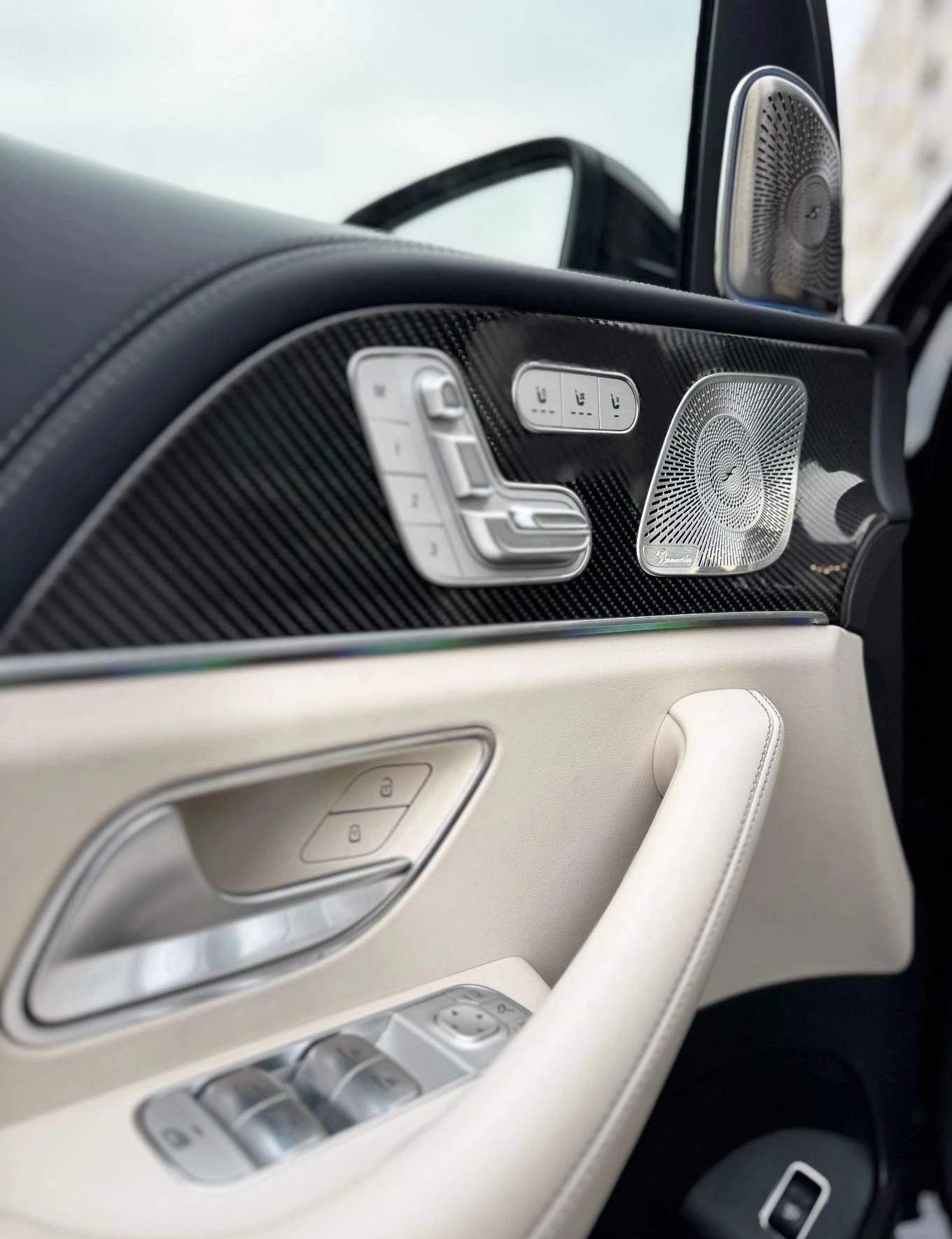 Mercedes-Benz GLS 63 AMG V8 EQ Boost 4MATIC+ , снимка 11 - Автомобили и джипове - 54862800