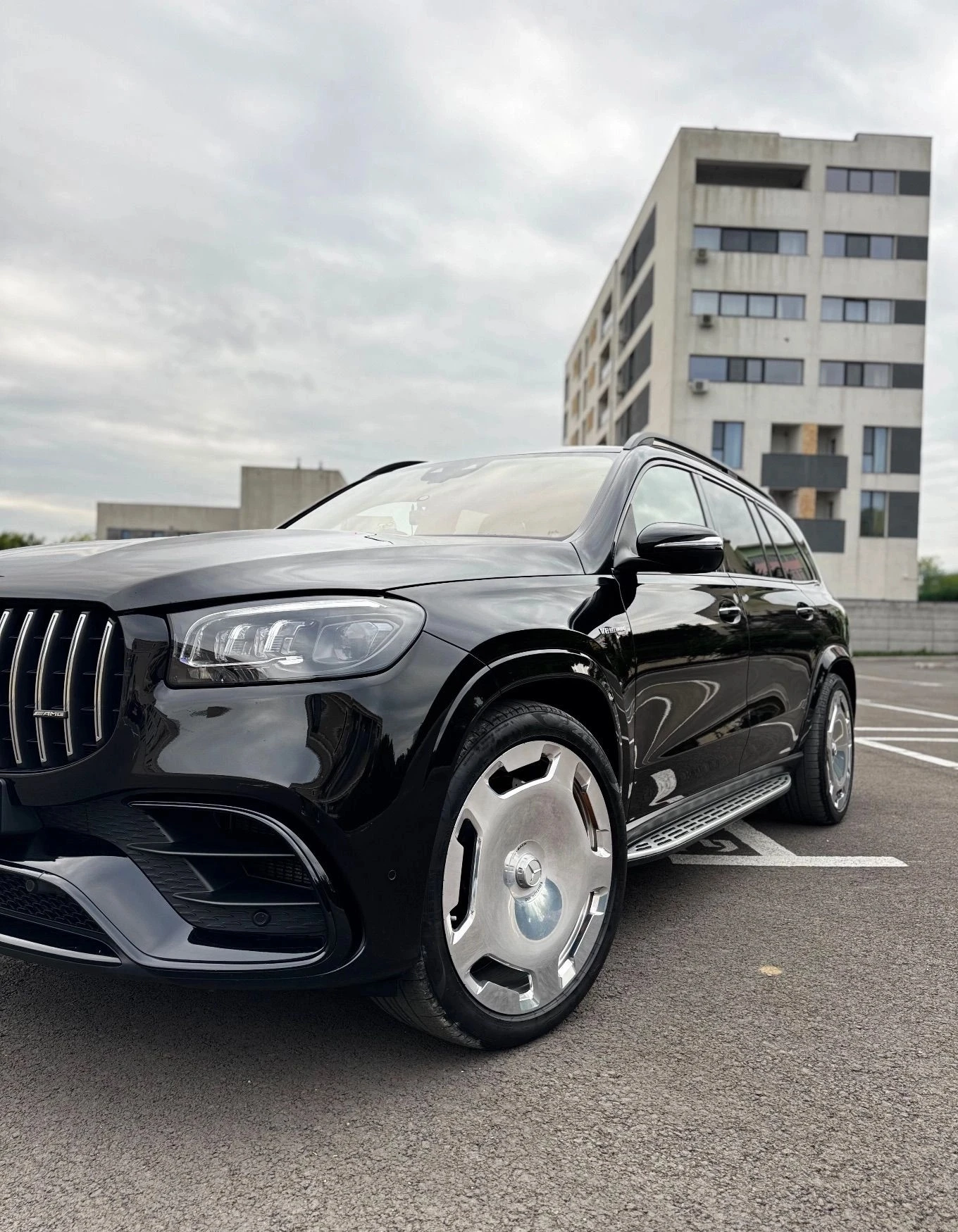 Mercedes-Benz GLS 63 AMG V8 EQ Boost 4MATIC+ , снимка 3 - Автомобили и джипове - 54862800