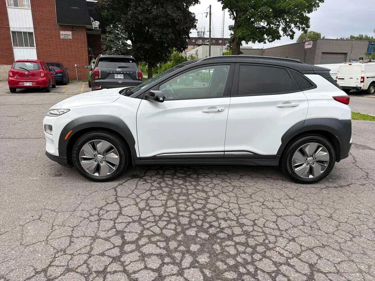 Hyundai Kona * Preferred * АВТОКРЕДИТ * ОТ ПРЕДСТАВИТЕЛСТВО, снимка 3 - Автомобили и джипове - 54869198