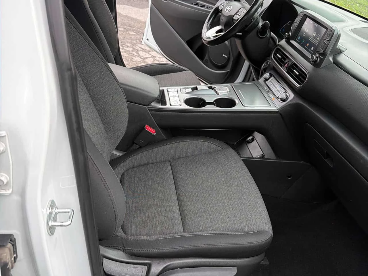 Hyundai Kona * Preferred * АВТОКРЕДИТ * ОТ ПРЕДСТАВИТЕЛСТВО, снимка 10 - Автомобили и джипове - 54869198