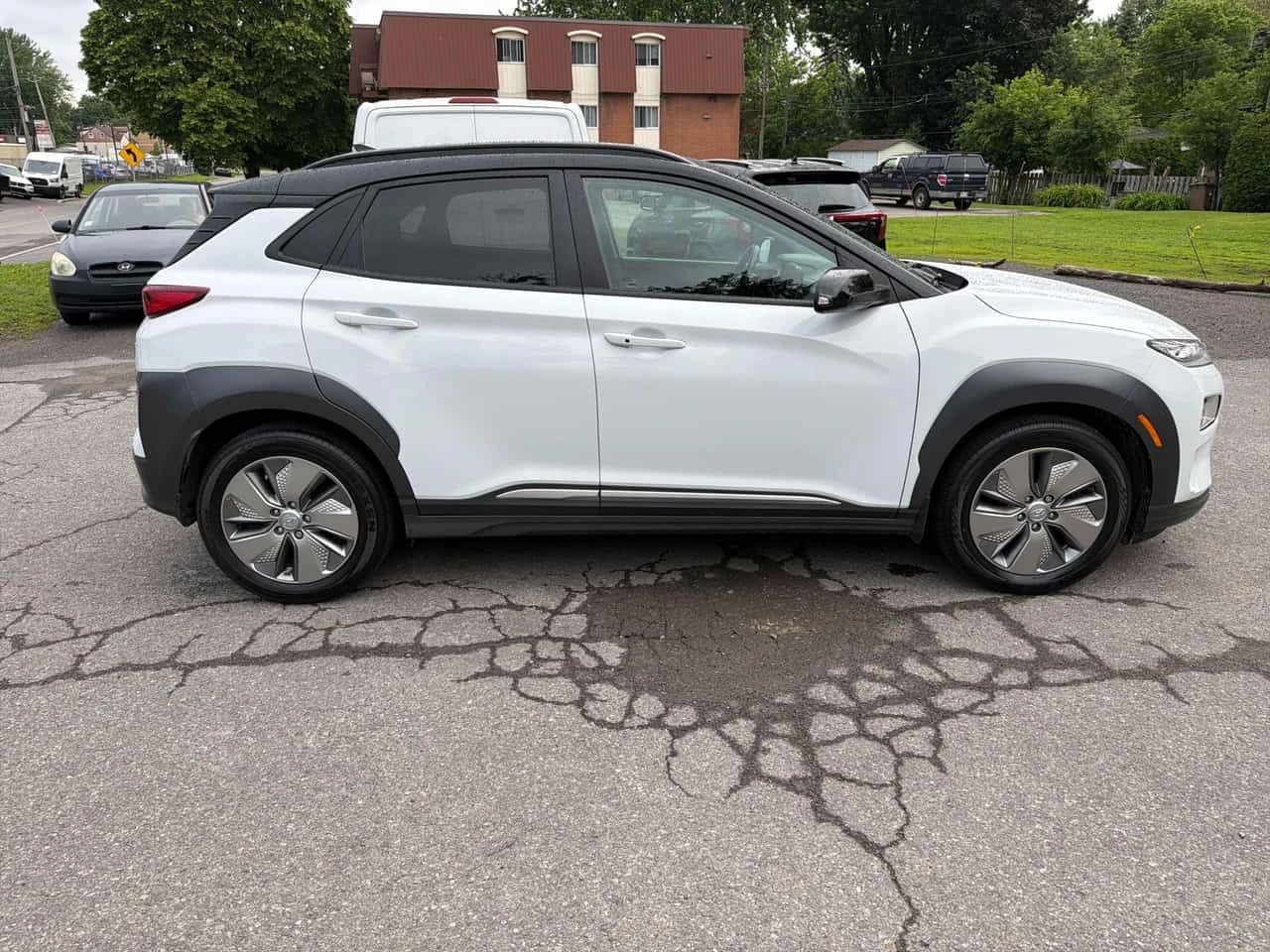 Hyundai Kona * Preferred * АВТОКРЕДИТ * ОТ ПРЕДСТАВИТЕЛСТВО, снимка 4 - Автомобили и джипове - 54869198