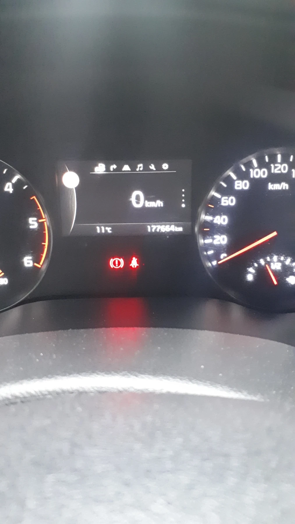 Kia Sportage 1.7 crdi, снимка 9 - Автомобили и джипове - 54895844