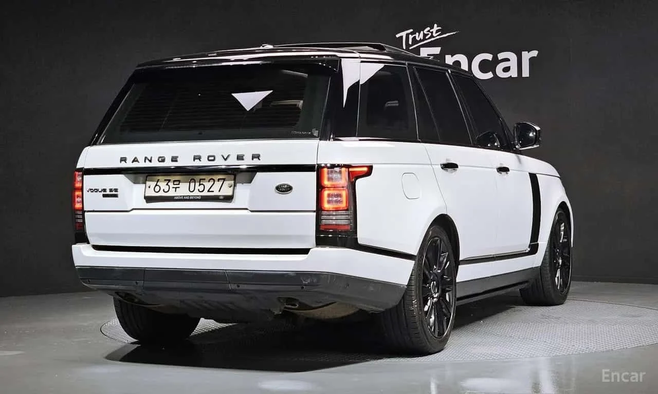 Land Rover Range rover * 4.4 SDV8 Vogue SE DIESEL * ЦЕНА ДО БГ, снимка 2 - Автомобили и джипове - 55578489