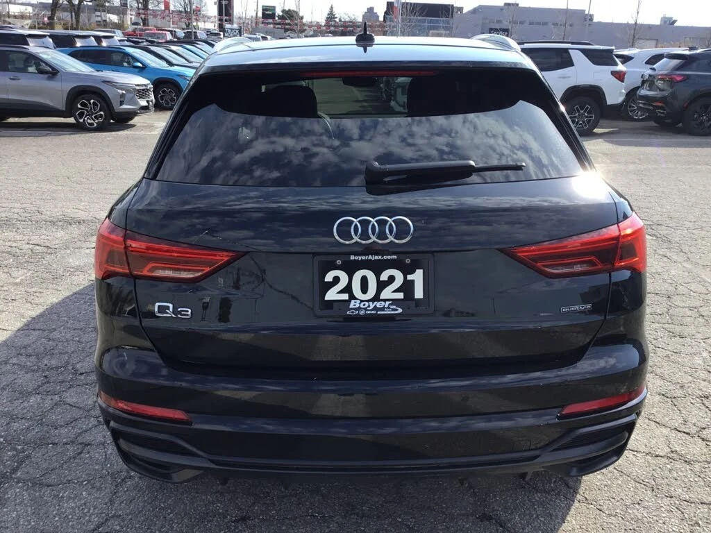 Audi Q3 * QUATTRO * PANO * Автокредит * (Цена до България), снимка 7 - Автомобили и джипове - 55626109