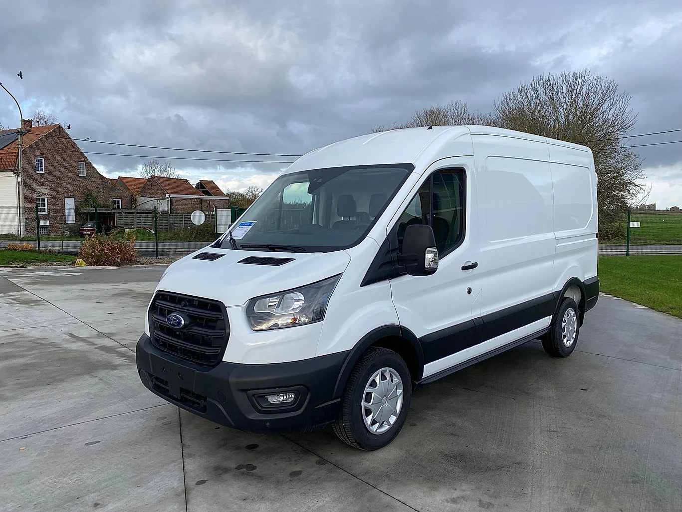 Ford Transit 130.35 L2H2 НОВ, снимка 1 - Бусове и автобуси - 53748484