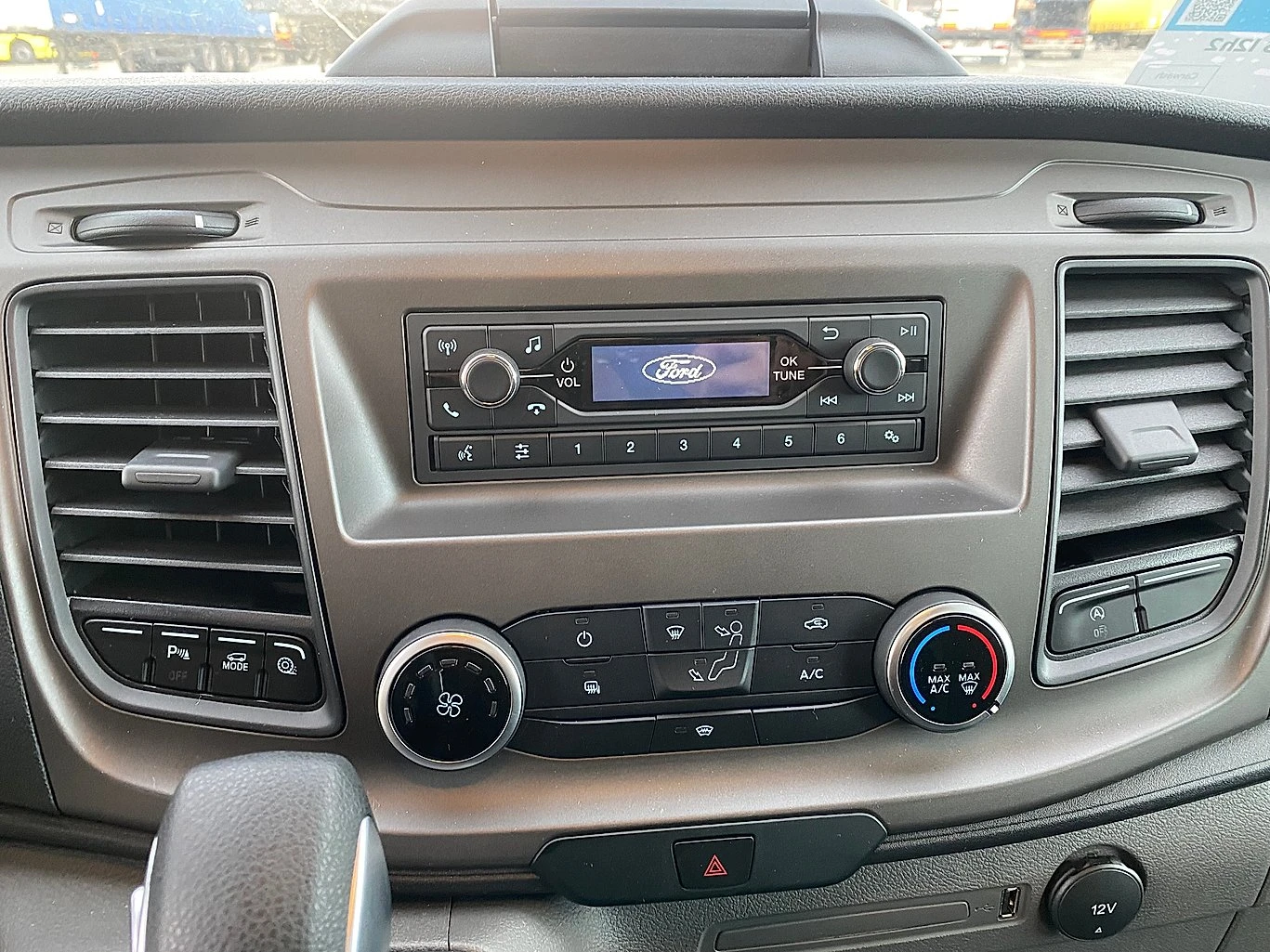 Ford Transit 130.35 L2H2 НОВ, снимка 16 - Бусове и автобуси - 53748484