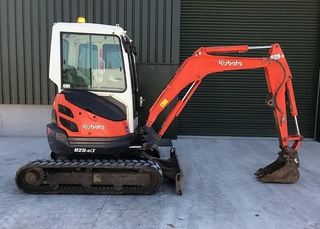 Багер Kubota U25