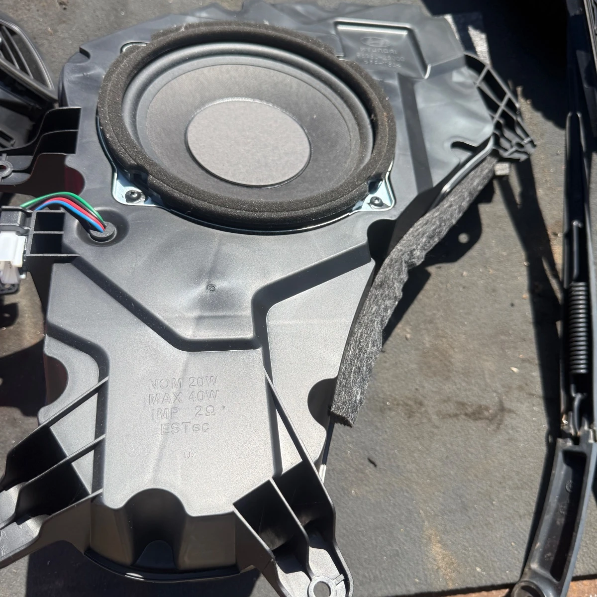 Субуфер за Hyundai IX35 20 CRDI 96380-2S000-319