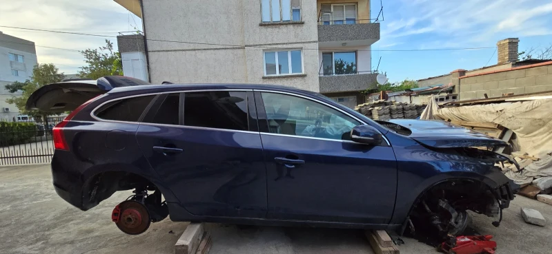 Volvo V60, снимка 2 - Автомобили и джипове - 47003515