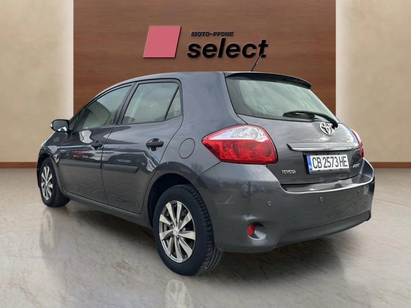 Toyota Auris 1.4 d, снимка 7 - Автомобили и джипове - 48287946