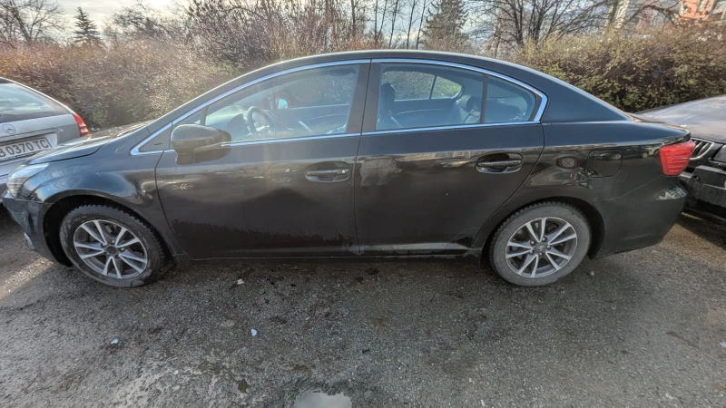 Toyota Avensis, снимка 8 - Автомобили и джипове - 48487790