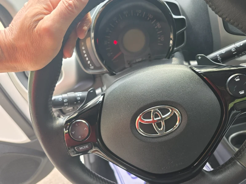 Toyota Aygo КЛИМА/АВТОМАТ/ЛИЗИНГ!, снимка 10 - Автомобили и джипове - 51200465