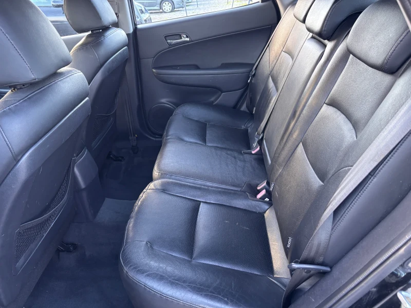 Hyundai I30 1.6 CRDI 90 ps, снимка 9 - Автомобили и джипове - 52045339