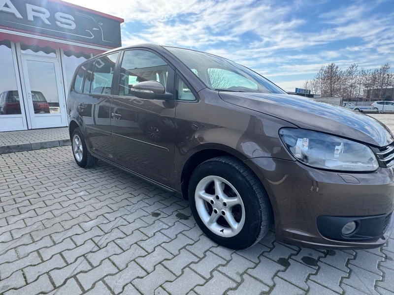 VW Touran 1.6tdi-2011г, снимка 17 - Автомобили и джипове - 52825426