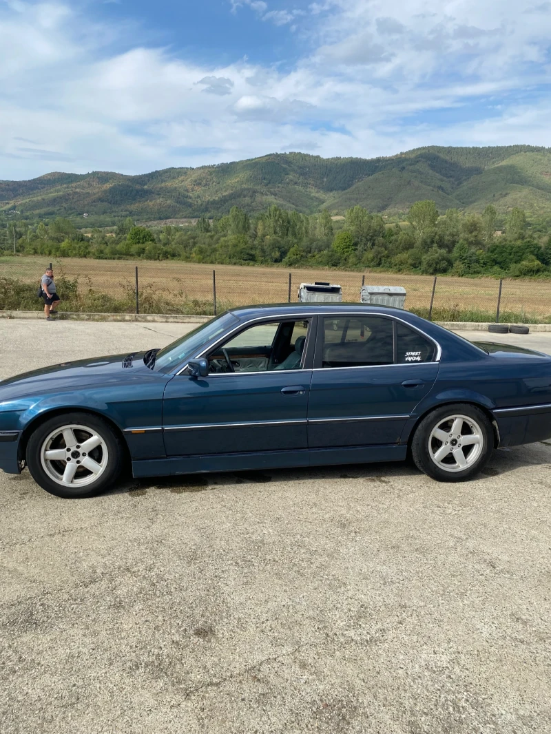 BMW 730 730 v8, снимка 2 - Автомобили и джипове - 52840001