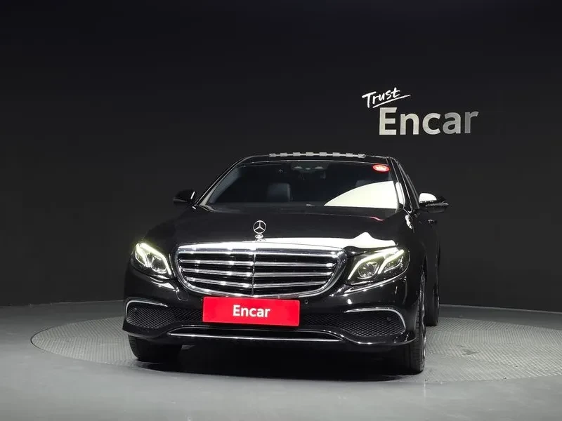 Mercedes-Benz E 220 CDI Avantgarde - САМО 30% АВАНС!, снимка 3 - Автомобили и джипове - 55441740
