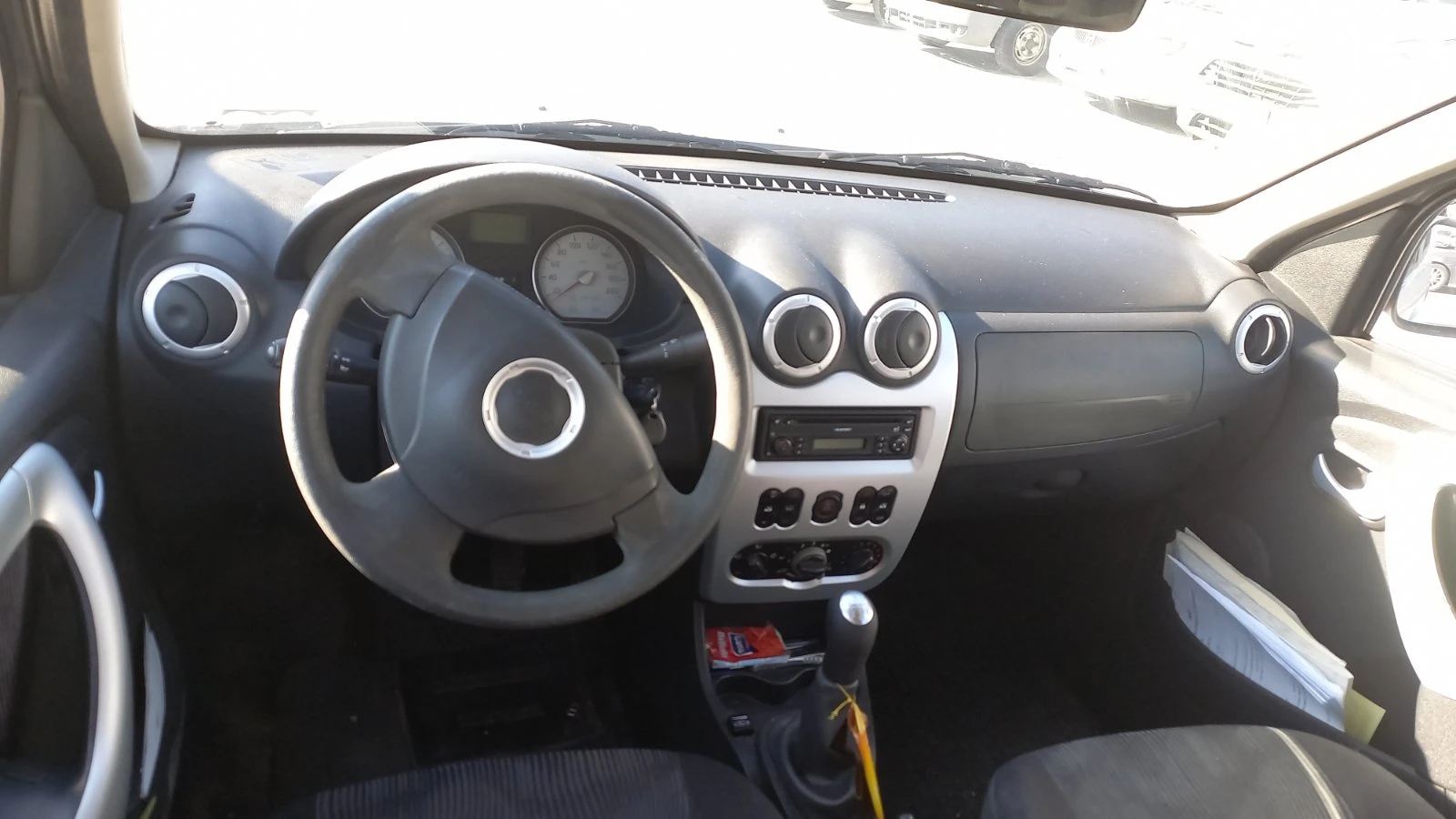 Dacia Sandero 1.4 Бензин/Газ - изображение 5