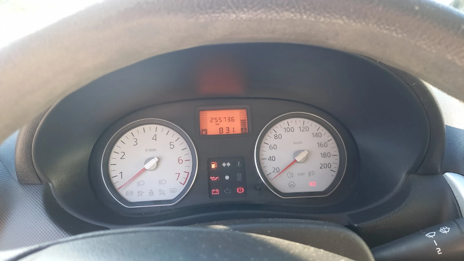 Dacia Sandero 1.4 Бензин/Газ - изображение 6