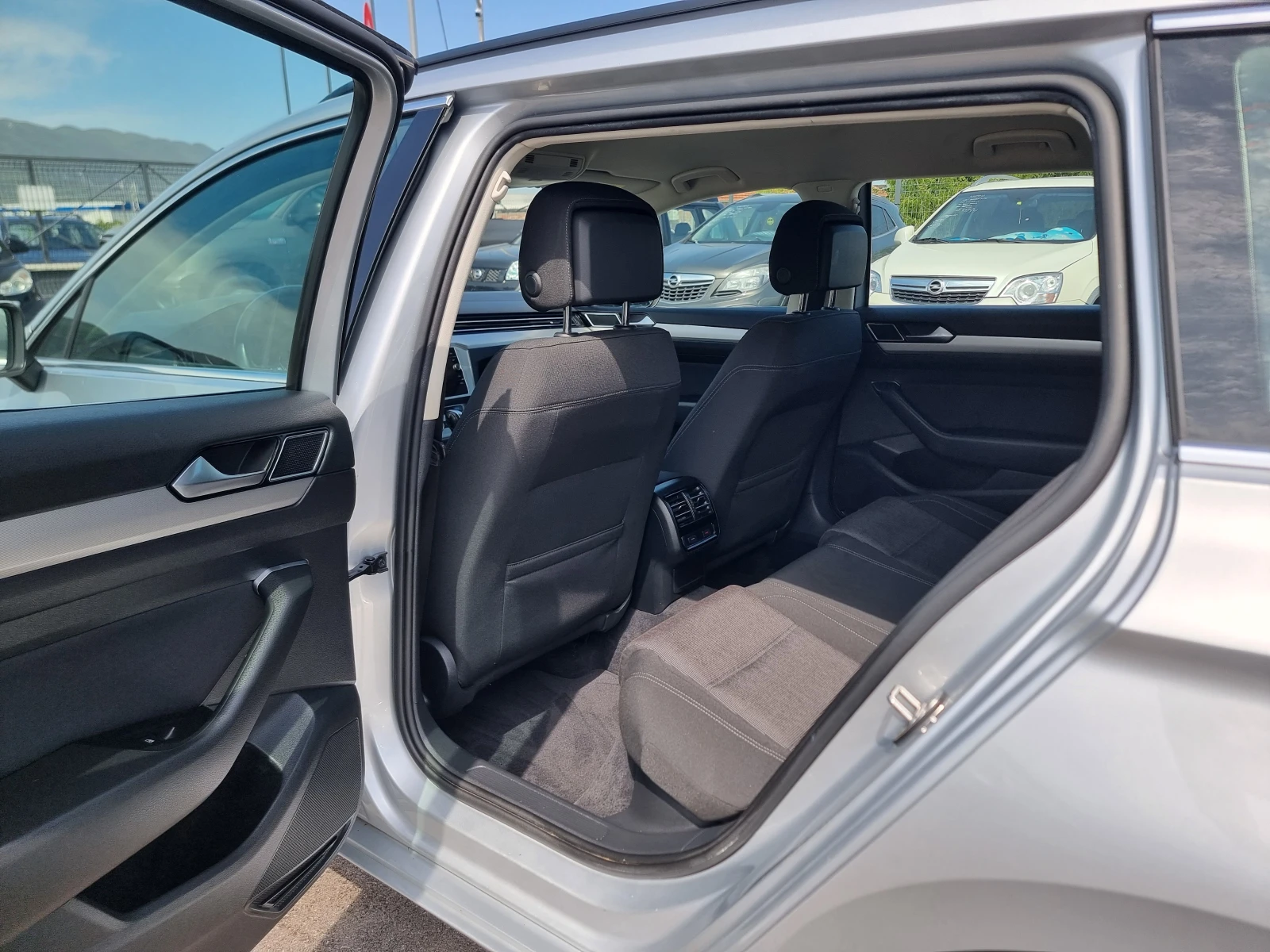 VW Passat 2.0TDI | Mobile.bg — изображение 11