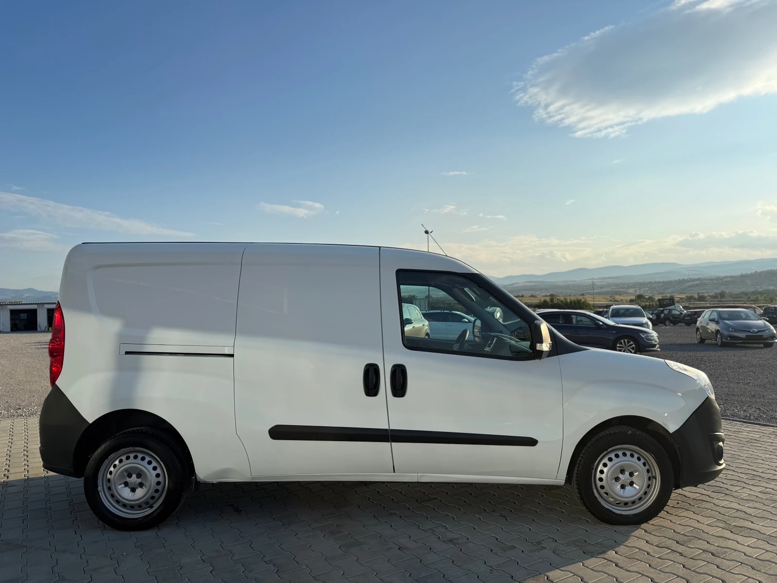 Opel Combo 1.3cdti 95 ks Собствен Лизинг срещу 3900 лв - изображение 4