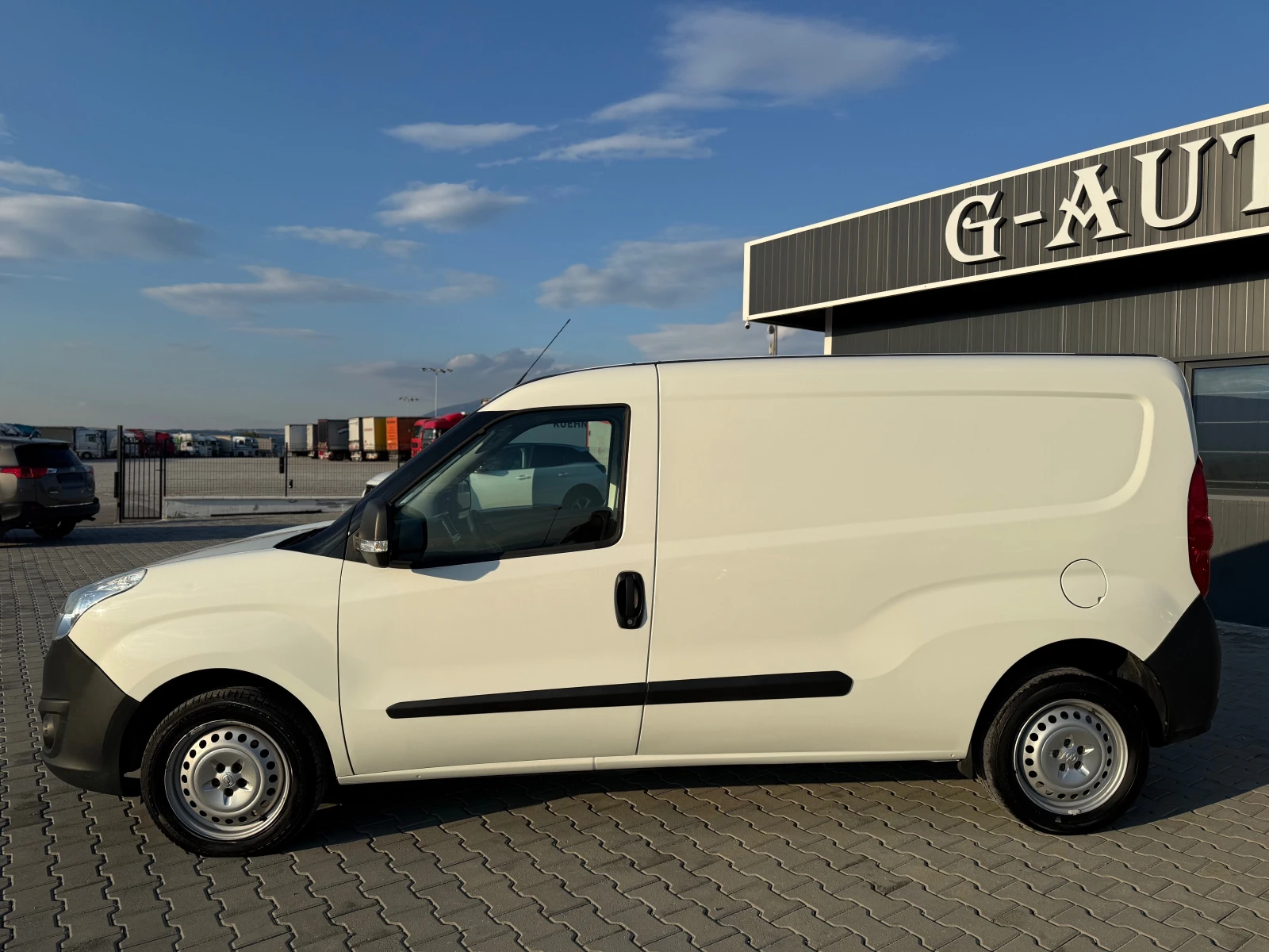 Opel Combo 1.3cdti 95 ks Собствен Лизинг срещу 3900 лв - изображение 8