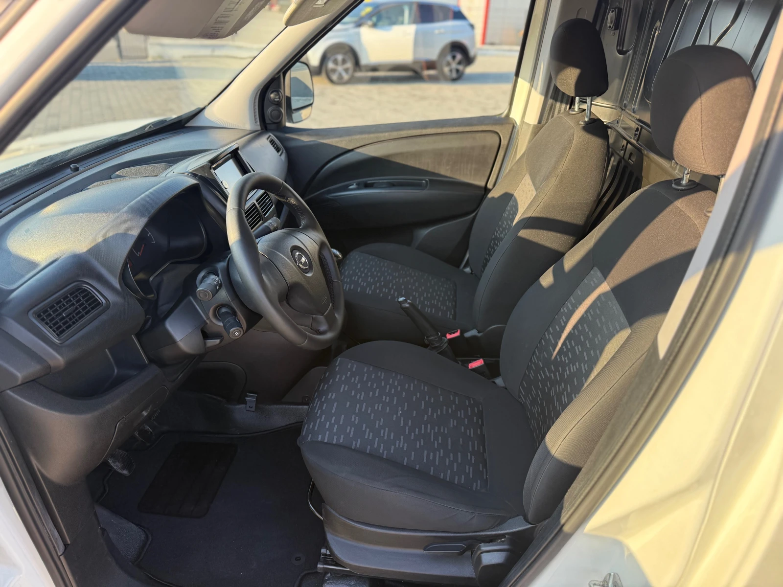 Opel Combo 1.3cdti 95 ks Собствен Лизинг срещу 3900 лв - изображение 10
