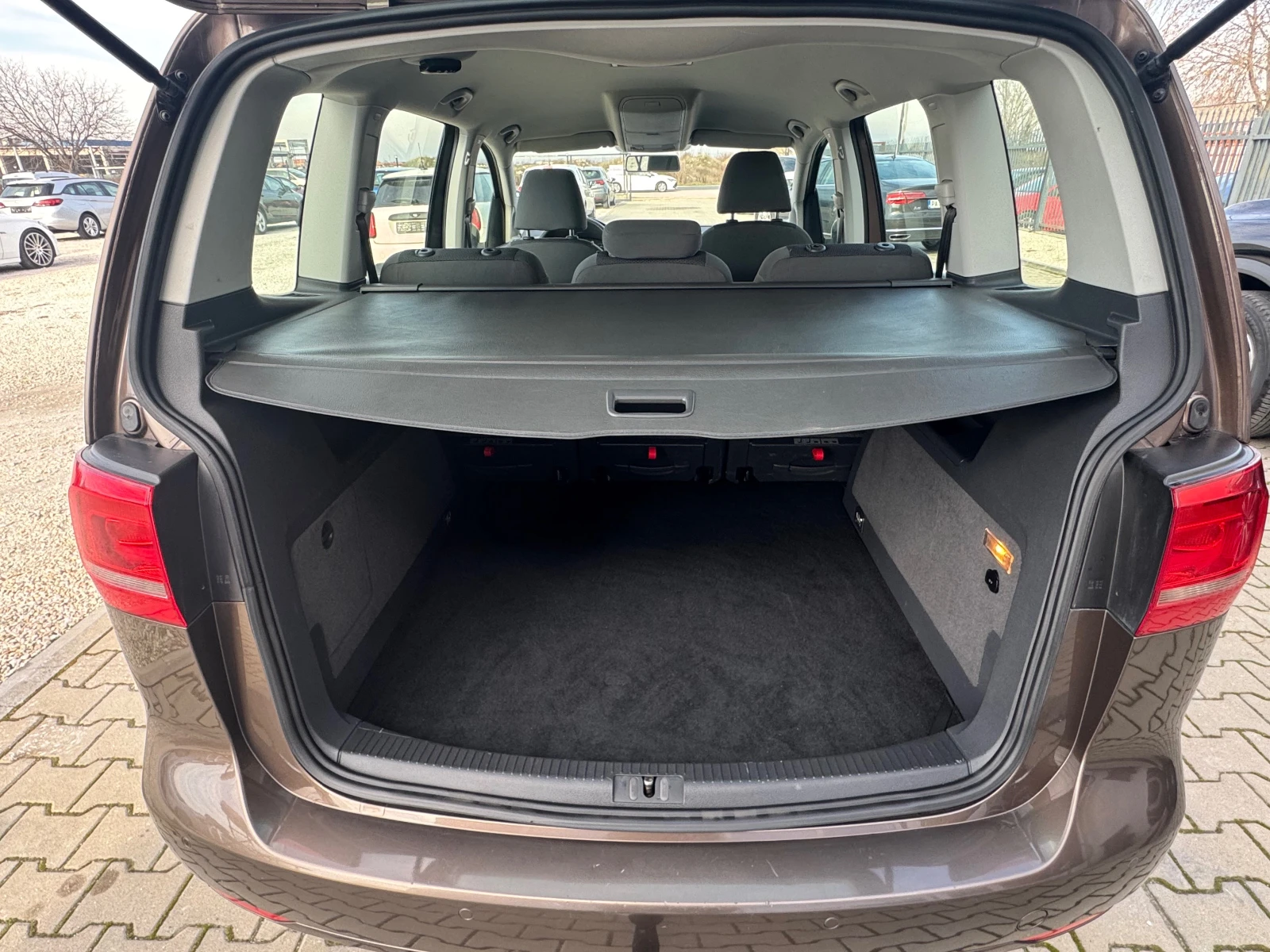 VW Touran 1.6tdi-2011� | Mobile.bg � ����������� 14