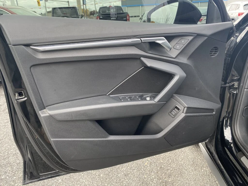 Audi A3 * HeadUp * * AвтоКредит* (ЦЕНА ДО БГ), снимка 13 - Автомобили и джипове - 53817743