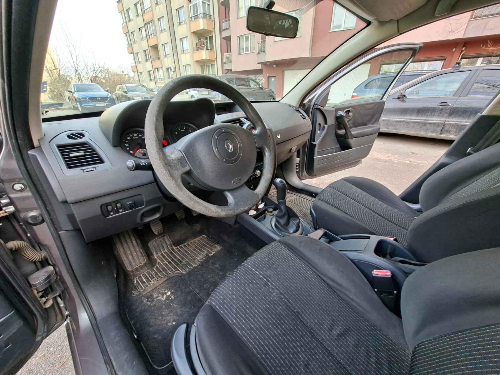 Renault Megane, снимка 7 - Автомобили и джипове - 53916982