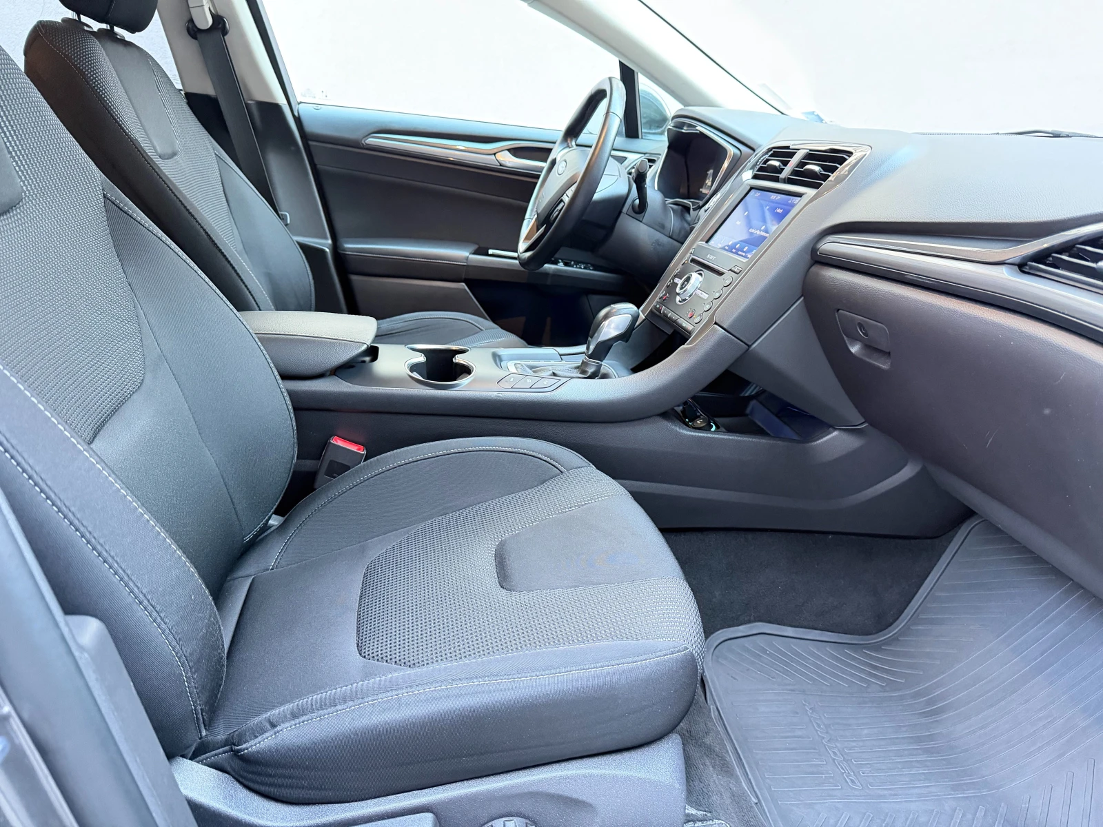 Ford Mondeo 4D TITANIUM 2.0 HYBRID 187 PS CT FWD, снимка 14 - Автомобили и джипове - 54116255