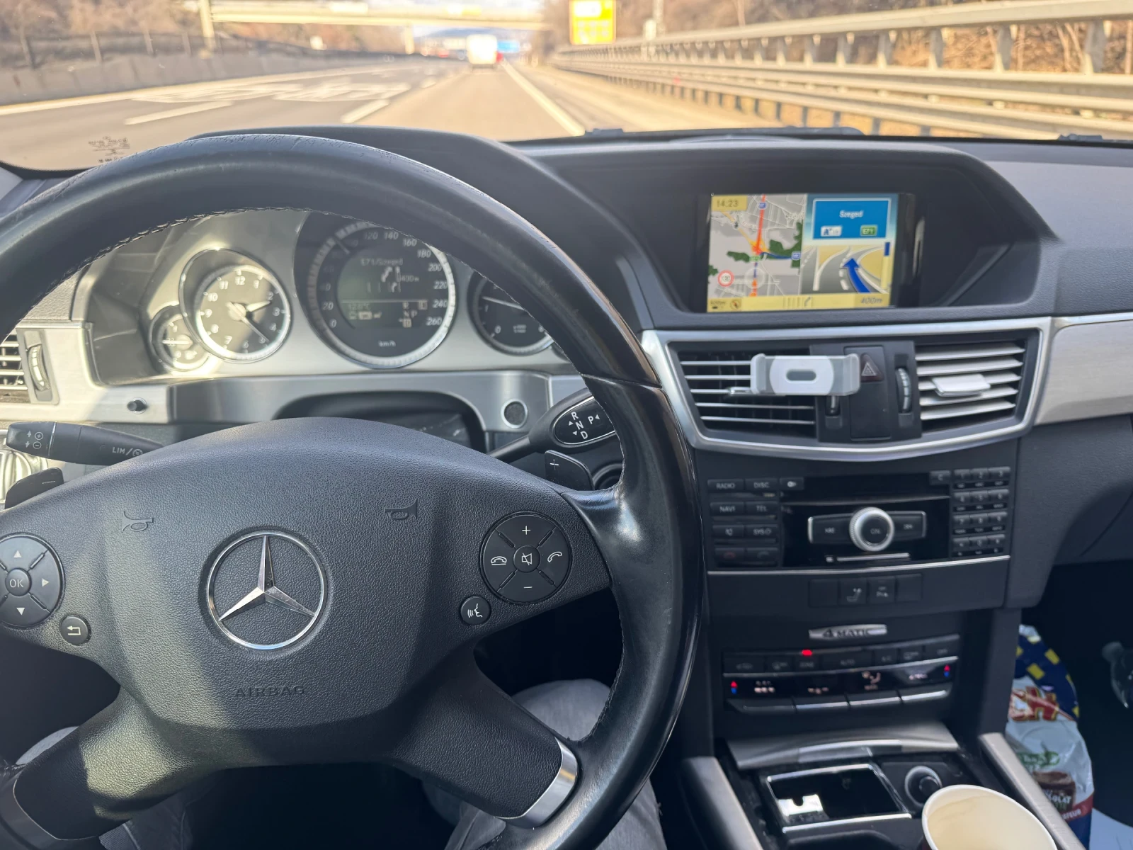 Mercedes-Benz E 350 4 MATIC AMG ПАКЕТ , БЕЗ ЗАБЕЛЕЖКИ 0876438775, снимка 16 - Автомобили и джипове - 54349243