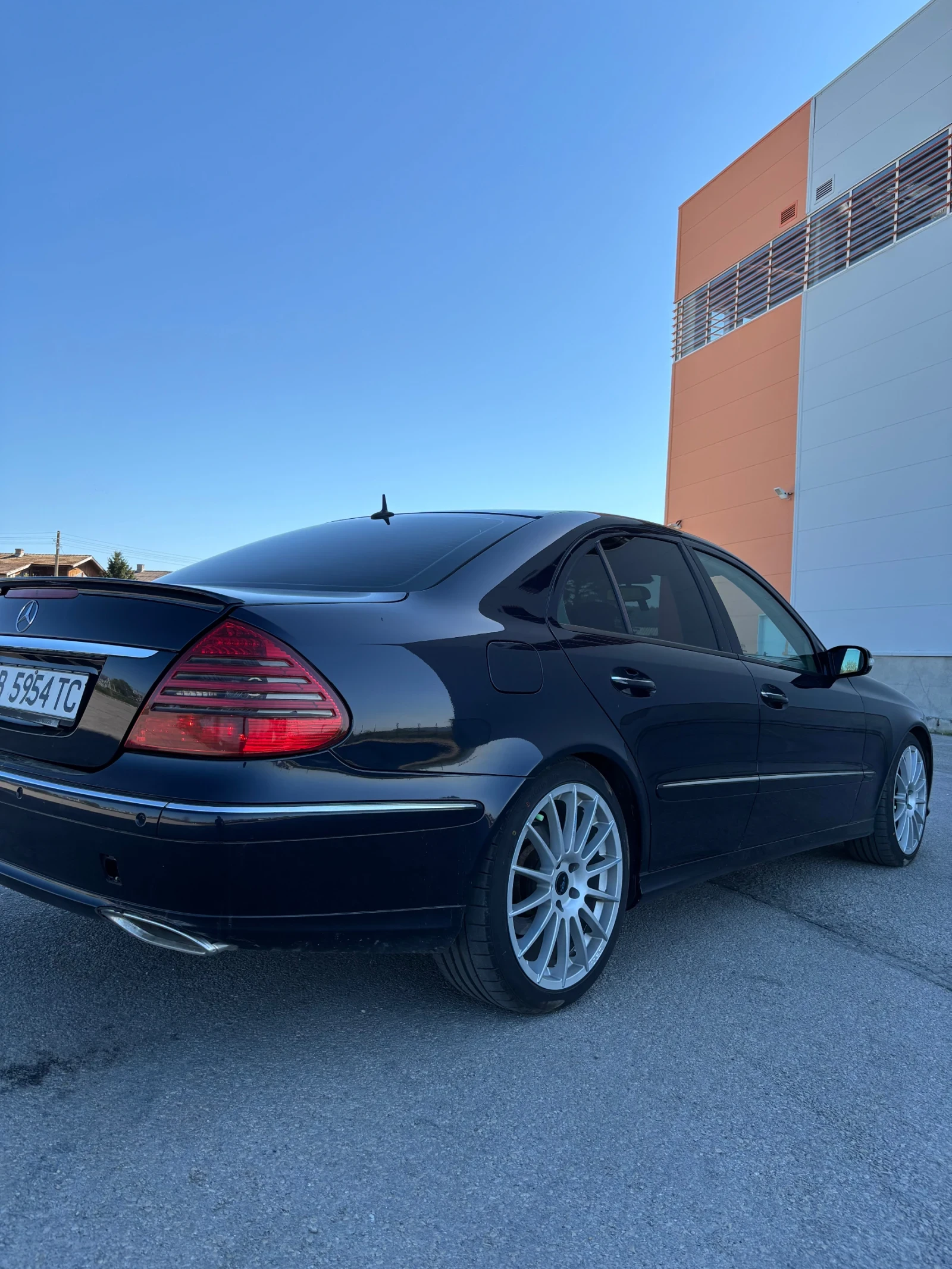 Mercedes-Benz E 320 3.2, снимка 4 - Автомобили и джипове - 54381828