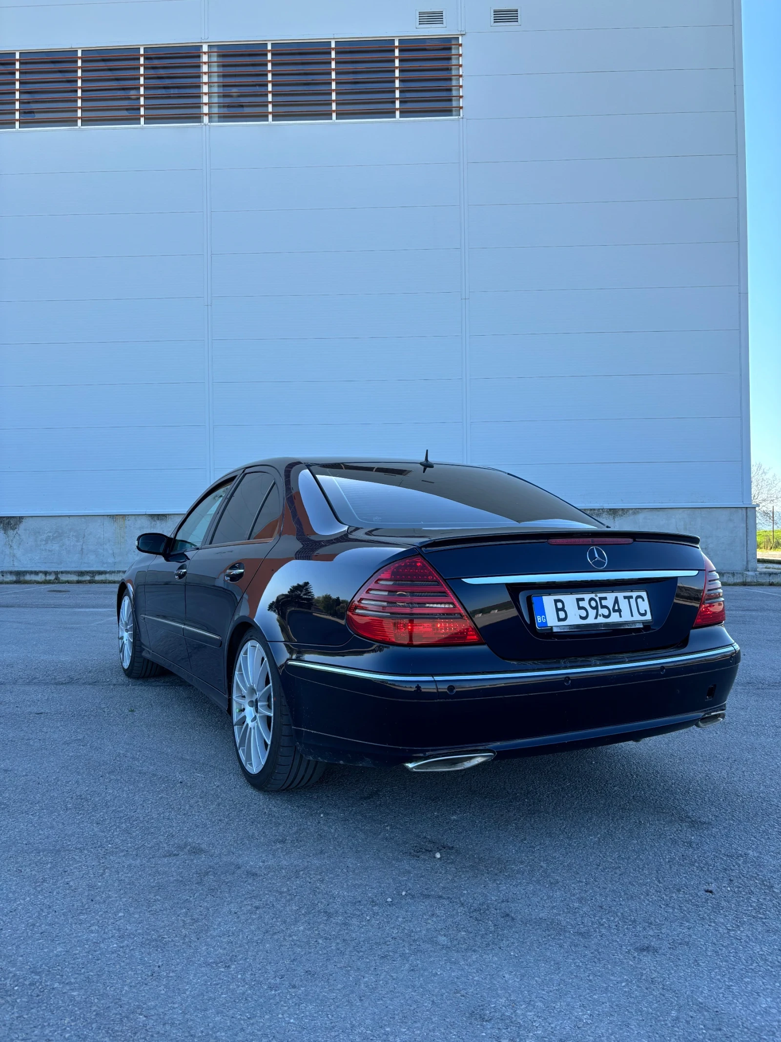 Mercedes-Benz E 320 3.2, снимка 3 - Автомобили и джипове - 54381828