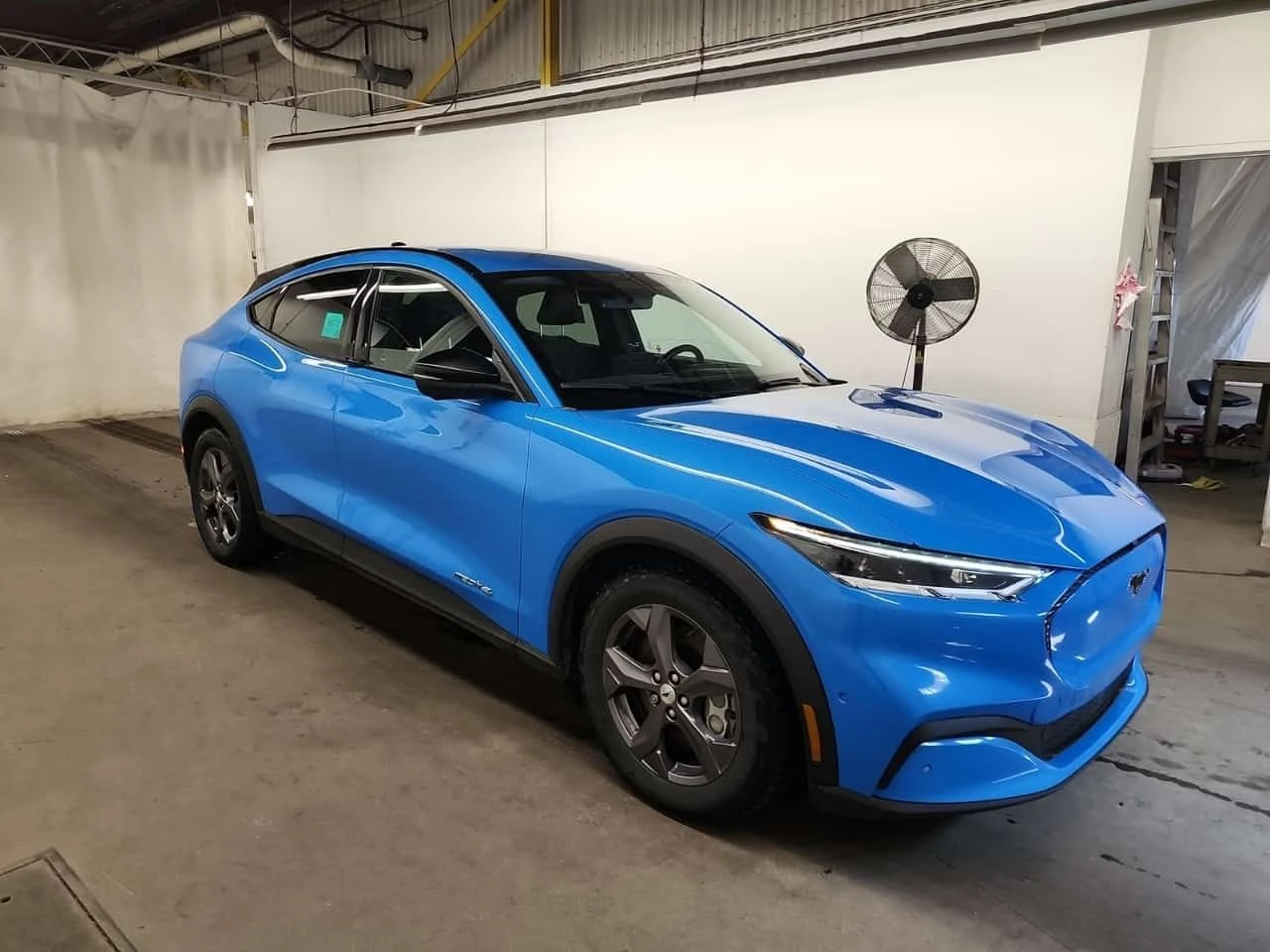 Ford Mustang Mach-E * SELECT * 2 �����* �������* KEYLESS*  | Mobile.bg � ����������� 2